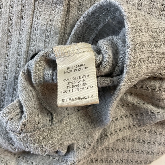 Signify Gray Button-Up Cardigan top Size XL - Picture 9 of 10